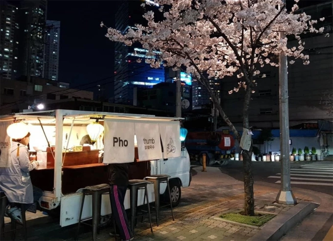 Những hàng phở Việt ở nước ngoài 'bỗng dưng nổi tiếng' Những hàng phở Việt ở nước ngoài bỗng dưng nổi tiếng - 3