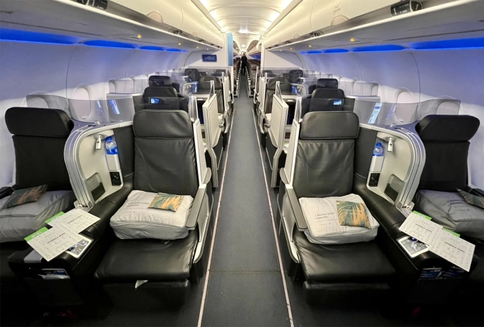 Bí quyết lịch sự và khách hàng thân thiết Ghế hạng cao hơn sẽ giúp hành khách có được chuyến bay thoải mái. Ảnh: Zach Griff