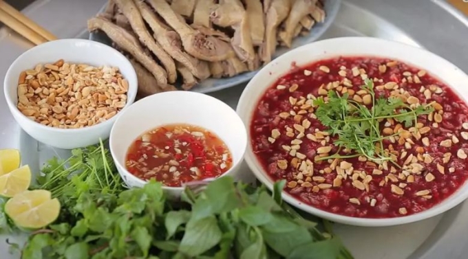 Tiết canh vịt vào danh sách món ăn từ vịt ngon nhất thế giới Món tiết canh vịt. Ảnh: PasGo