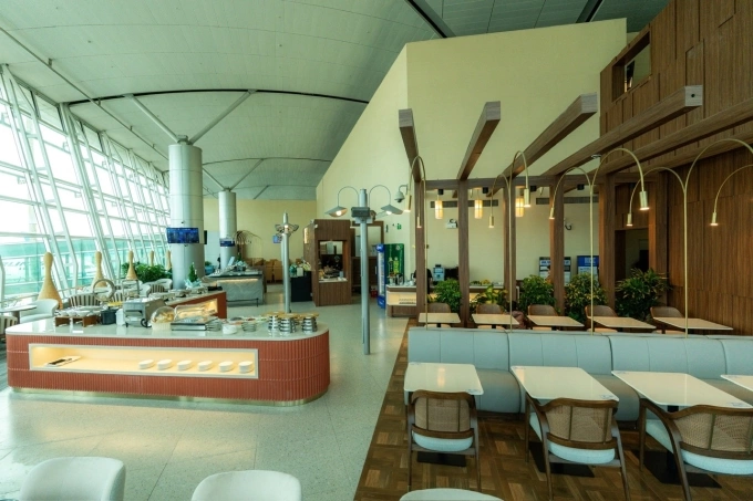 Sasco hợp tác Airport Dimensions ra mắt phòng chờ Rose Business Lounge Không gian thoáng đãng với nội thất thanh lịch của phòng chờ Rose Business Lounge. Ảnh: Sasco