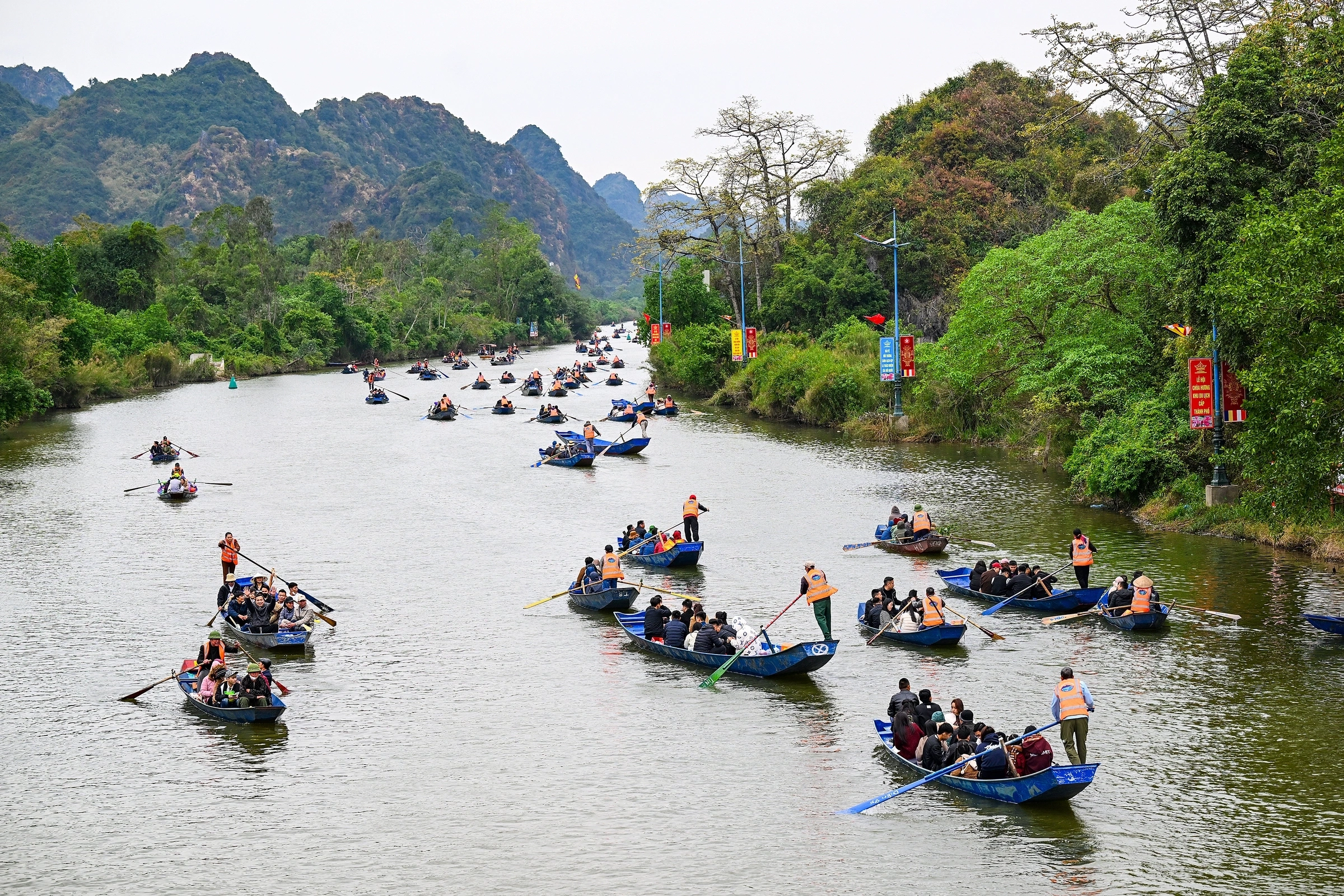 DU LỊCH CHÙA HƯƠNG 1 NGÀY THAM QUAN ĐỘNG HƯƠNG TÍCH BẰNG CÁP TREO