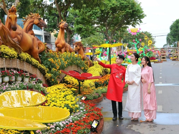 Khách Việt du xuân tại Cần Thơ. Ảnh: Đoàn Huy Phong