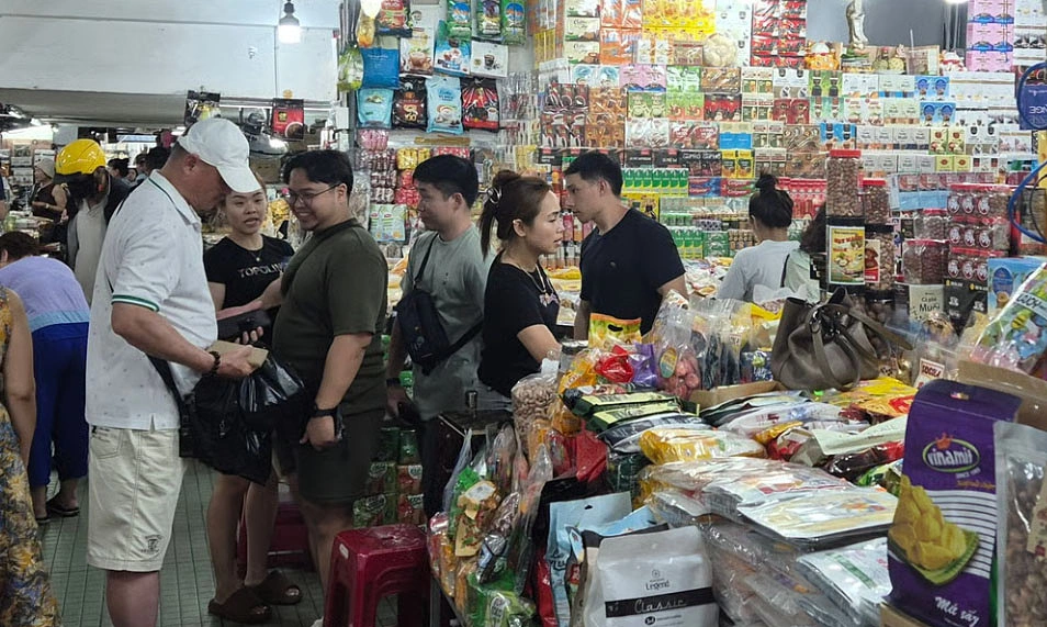 Người Đà Nẵng vừa chuộng vừa 'ngại va chạm' du khách Hàn