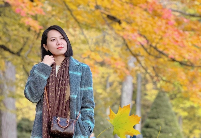 Khách Việt ngắm mùa thu vàng nước Nga. Ảnh: Tràng An Travel