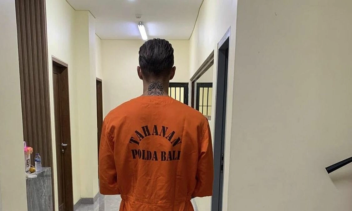 Khách Tây bị còng tay vì vi phạm ngày lễ linh thiêng ở Bali