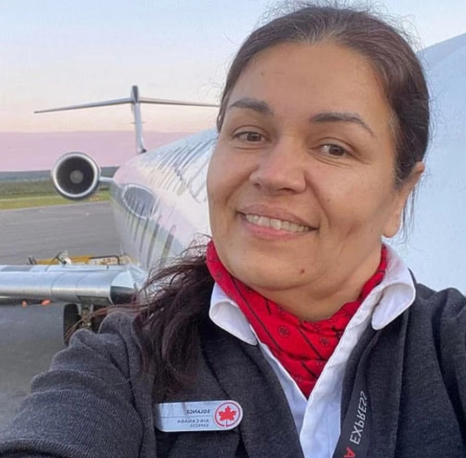 Nữ tiếp viên Solange Tremblay, người được mệnh danh người phụ nữ may mắn nhất thế giới. Ảnh: News