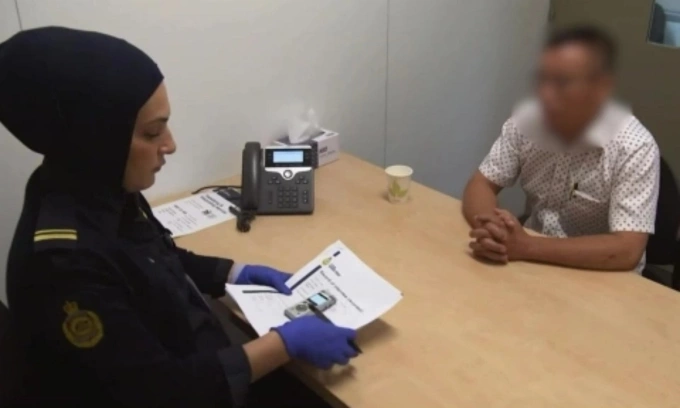 Khách Việt bị hủy thị thực vì tin nhắn trong điện thoại. Ảnh chụp màn hình