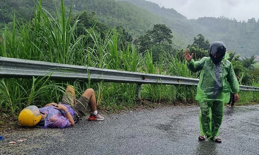Nguy hiểm rình rập từ phượt xe máy trên cung 'Hà Giang loop'