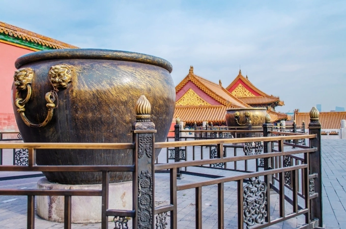 Một chiếc chum ở Tử Cấm Thành ngày nay. Ảnh: VCG