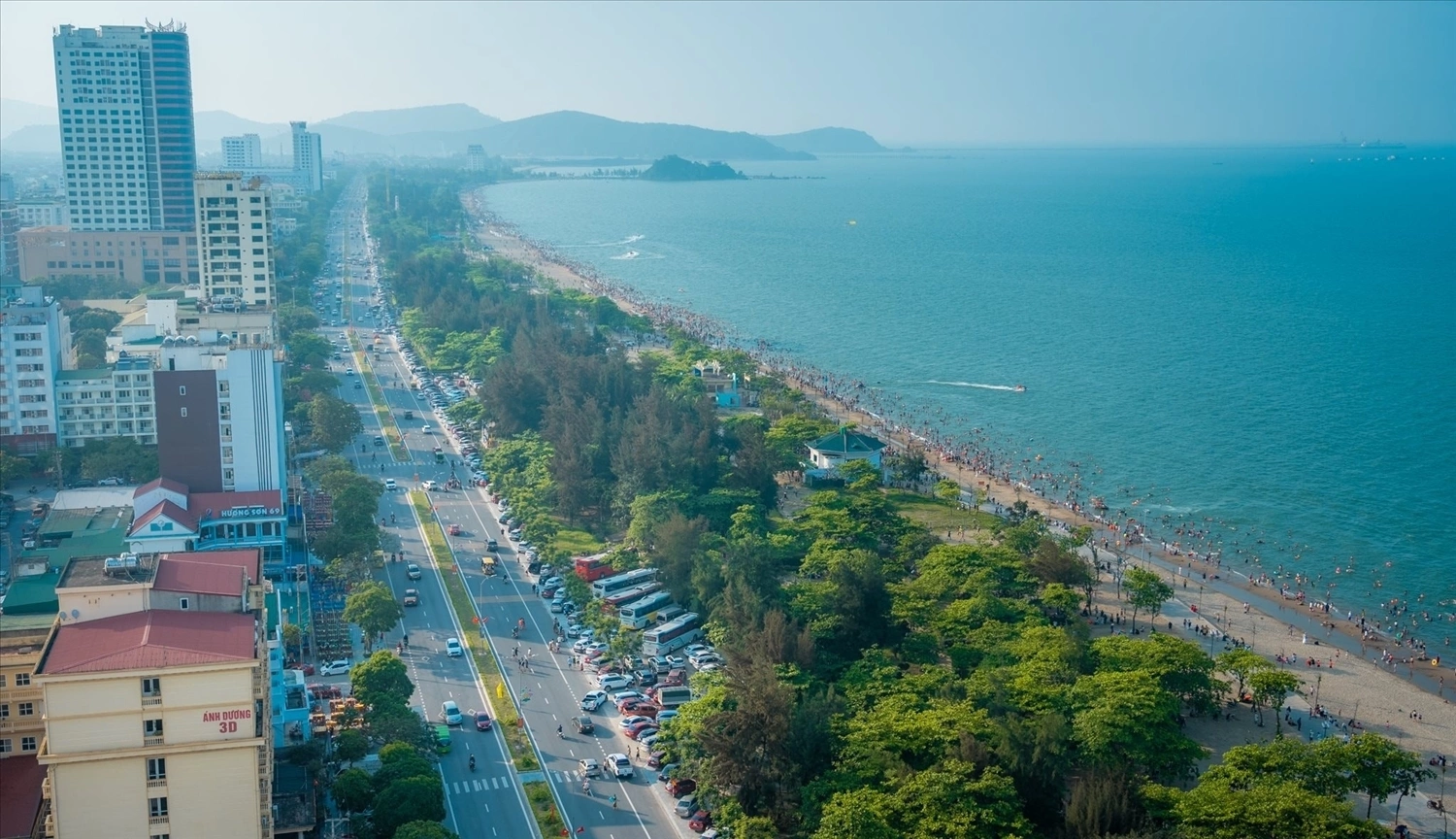Cẩm nang Du lịch biển Cửa Lò 2026 từ A-Z: Di chuyển, ăn chơi, thăm quan, đặc sản... mới nhất