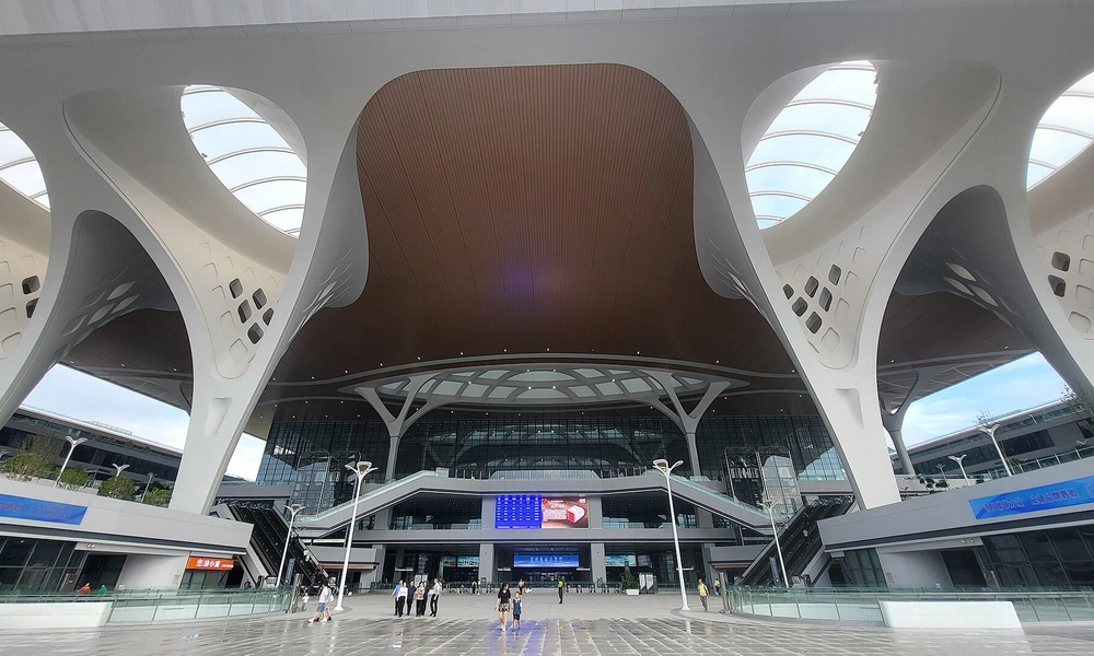 World's richest billionaire Elon Musk highlights Chinese railway station spanning 170 football fields - VnExpress International