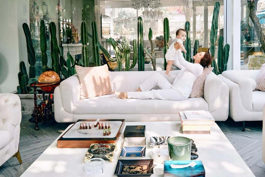 Cuộc sống thường nhật trong căn nhà ở TP HCM của Celine Nhã Nguyễn.