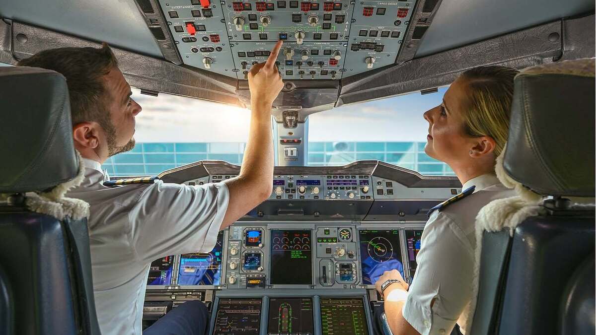 Hãng hàng không tiết lộ thu nhập của phi công tại Dubai