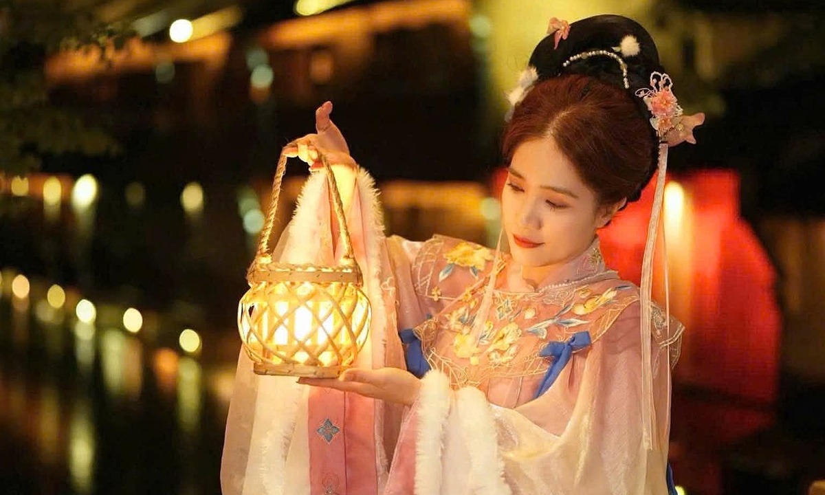 Khách Việt chọn đi nước ngoài 'vừa tầm' dịp 2/9