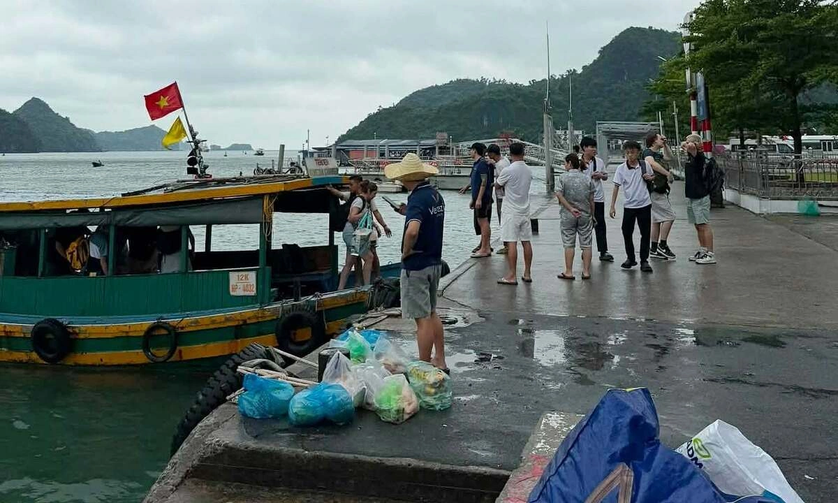Hơn 1.700 du khách vẫn ở trên đảo Cát Bà