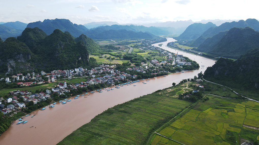 Trung tâm xã Phong Nha nhìn từ trên cao. Ảnh: Đắc Thành